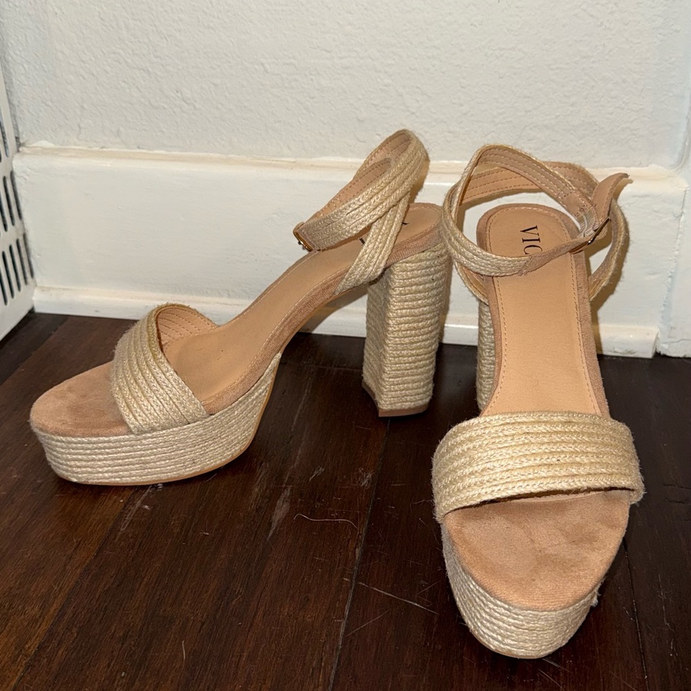 Women's Tan Platform Sandals